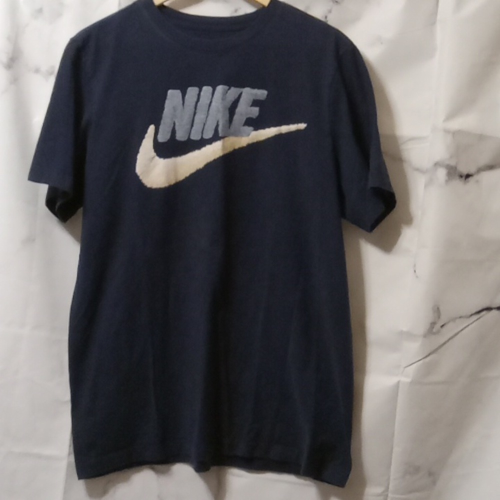 Nike tee blue and white Med